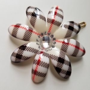 Vignette Plaid - Cubitas Hair Barette Flower